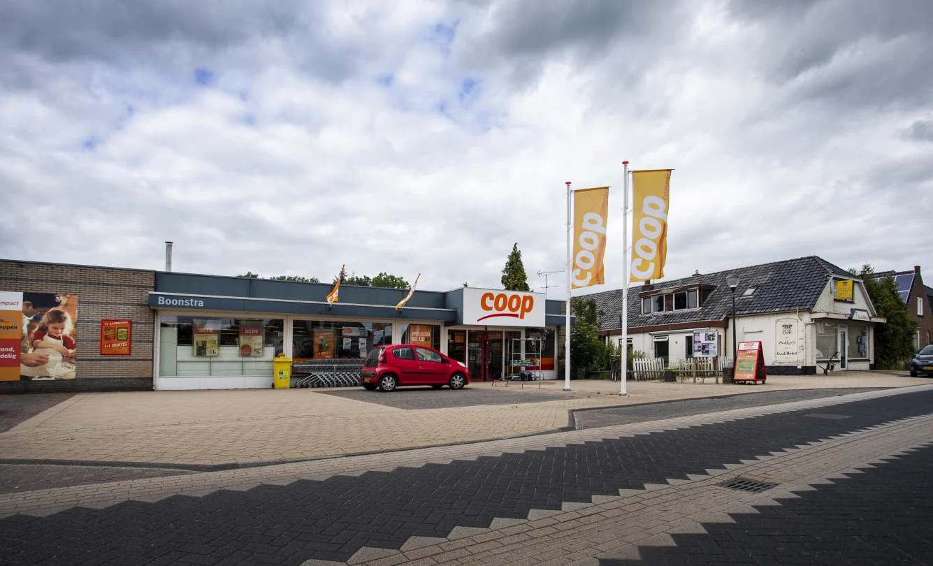 Coop supermarkt vlaggen