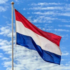 Nederlandse vlag van luxe spunpolyester in rood wit blauw Hollandse vlag voor buitengebruik aan vlaggenmast