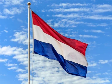 Nederlandse vlag van luxe spunpolyester in rood wit blauw Hollandse vlag voor buitengebruik aan vlaggenmast